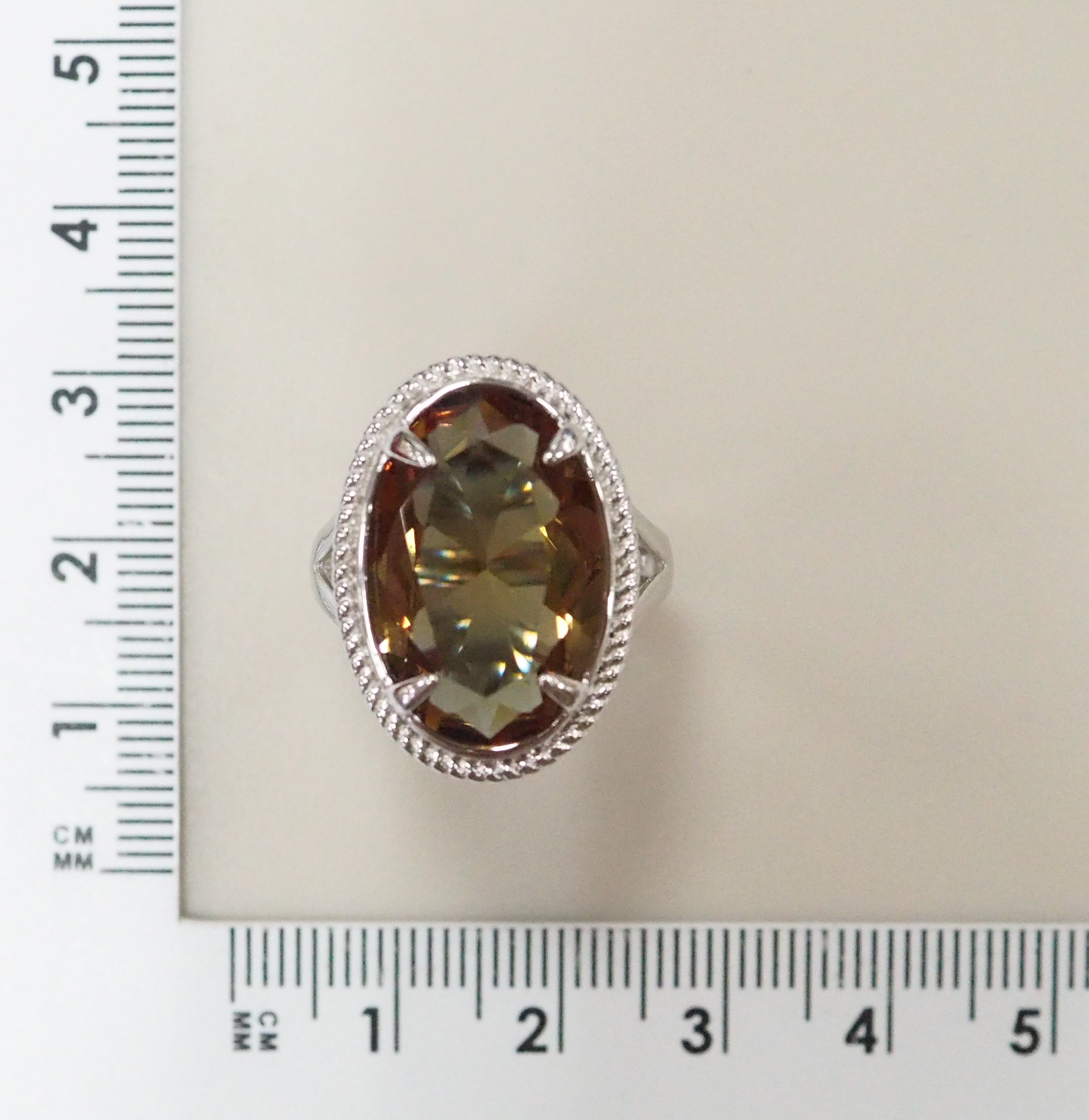 Серебряное кольцо с султанитом